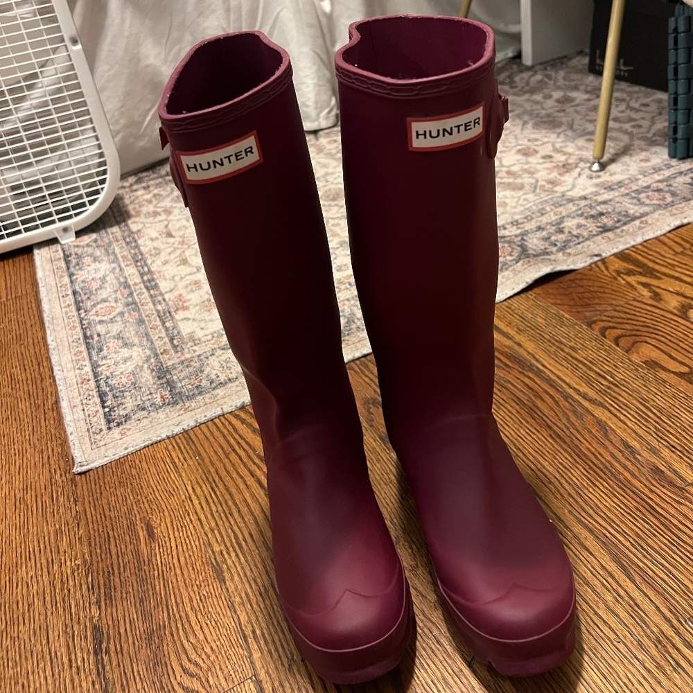 Hunter Rain Boots - Size US 5, Burgundy